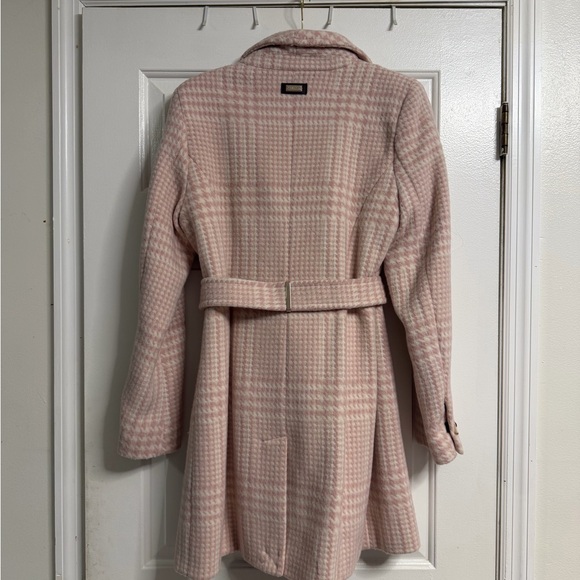 Calvin Klein Pink and Cream Houndstooth Trench Coat - Picture 9 of 9